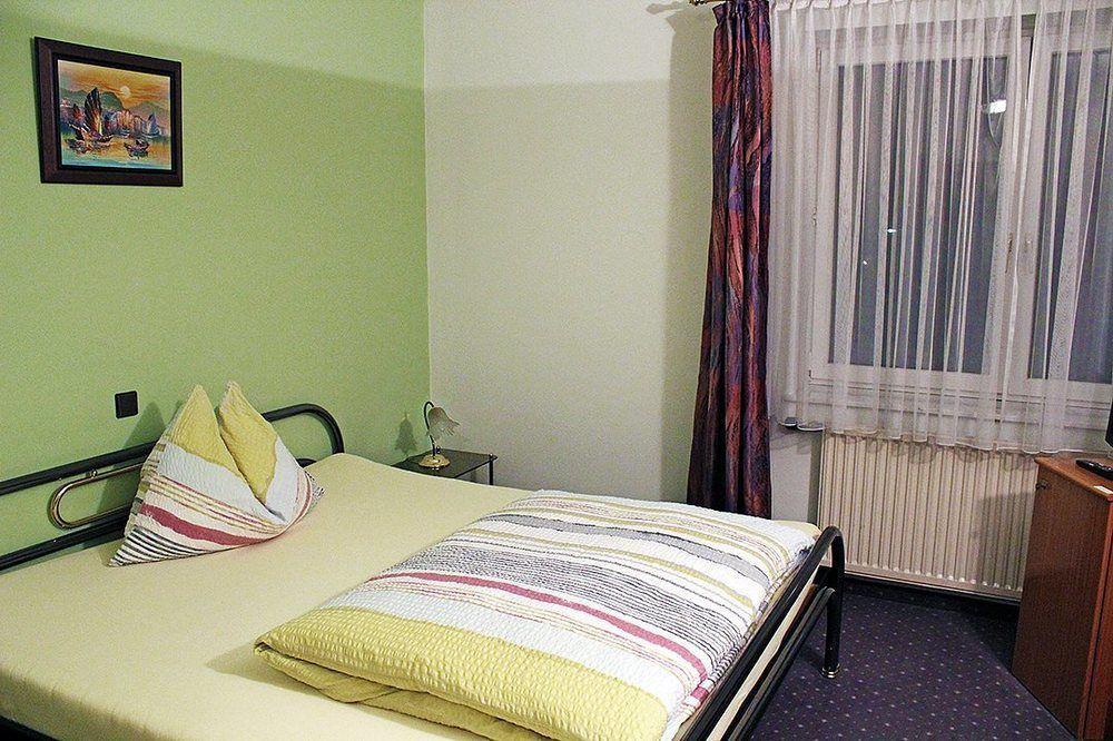 Pension Erlaa Відень Екстер'єр фото