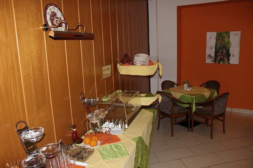 Pension Erlaa Відень Екстер'єр фото